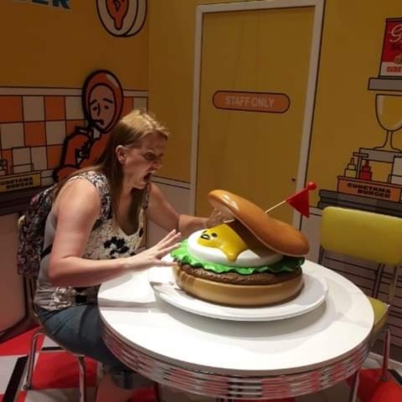 Meet your Posher, Catiyana - Picture 2 of 5